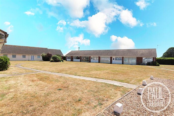3 Bedroom Chalet For Sale In Rider Haggard Lane, Kessingland, Suffolk, NR33