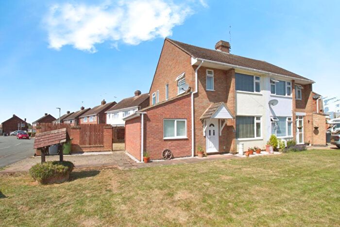 3 Bedroom Semi-Detached House For Sale In Castle Drive, Northborough, PE6