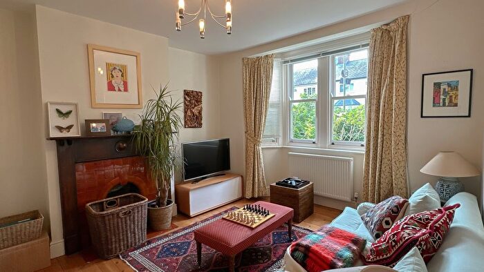 3 Bedroom Semi-Detached House To Rent In Hamilton Road, Oxford, Oxfordshire, OX2