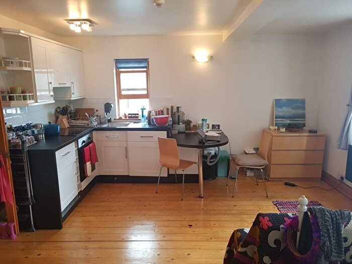 Studio To Rent In Amhurst Road, London, E8