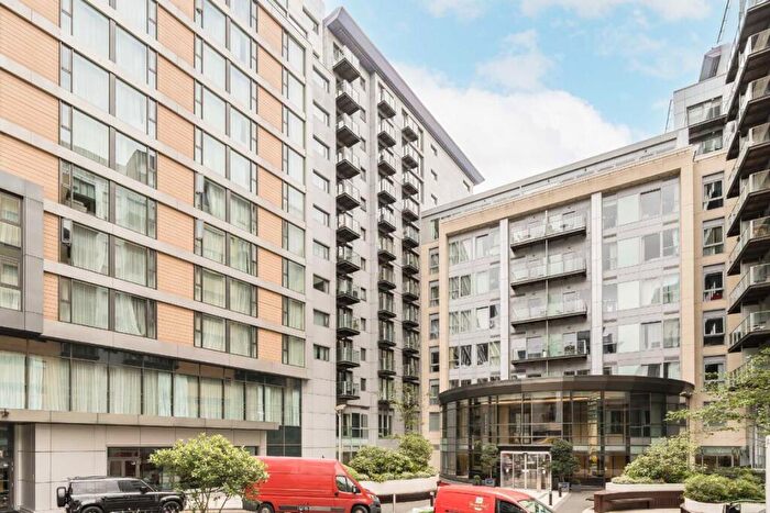 1 Bedroom Flat To Rent In Queenstown Road, Battersea, SW11