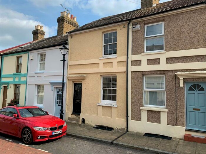 3 Bedroom Terraced House To Rent In Beckett Street, Faversham, ME13