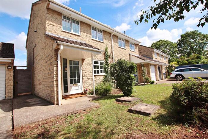 3 Bedroom Semi Detached House For Sale In Horton Close, Bradford-On-Avon, BA15
