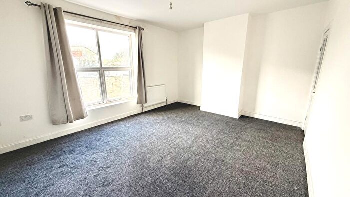 1 Bedroom Apartment To Rent In Chesterfield Road, Woodseats, Sheffield, S8