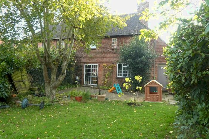 3 Bedroom Semi-Detached House To Rent In High Street, Ticehurst, Kent, TN5