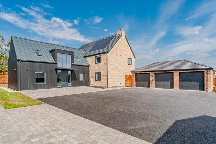 4 Bedroom Detached House For Sale In Grafton Road, Brigstock, Northamptonshire, NN14