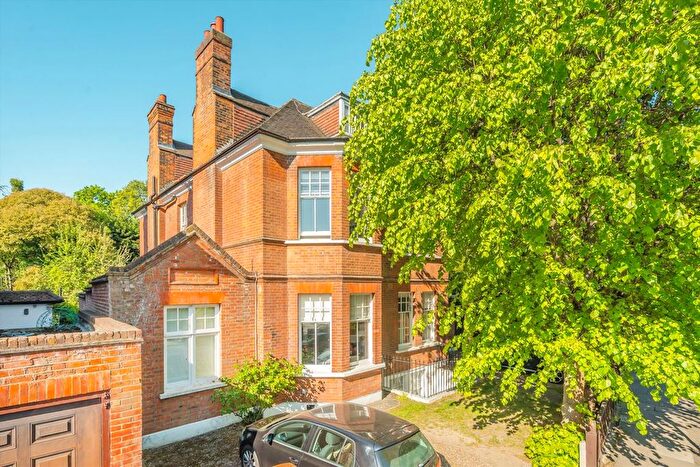 2 Bedroom Flat For Sale In Keswick Road, Putney, SW15