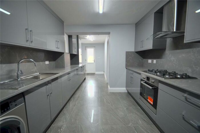 4 Bedroom Terraced House To Rent In Minster Way, Slough, SL3