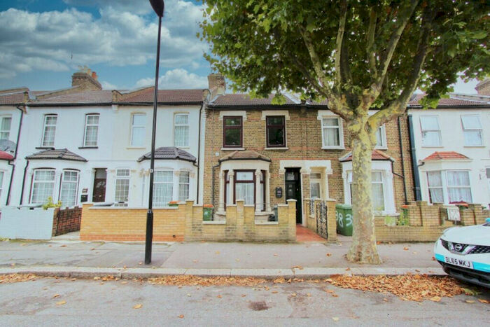 4 Bedroom Terraced House To Rent In Nine Acres Close, Manor Park, E12