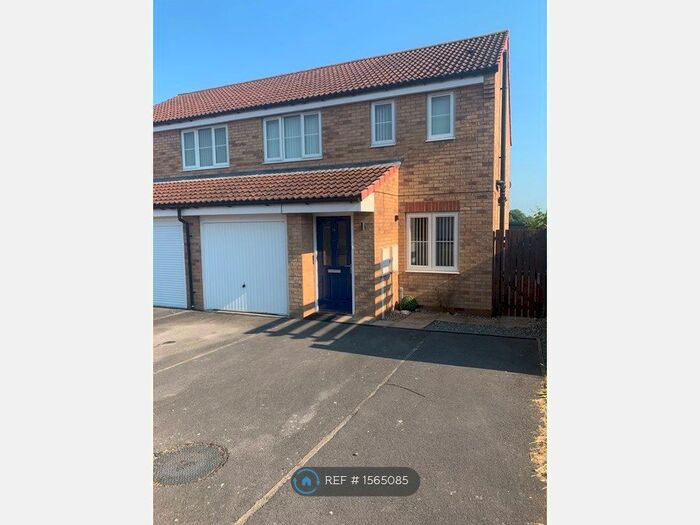 3 Bedroom Semi-Detached House To Rent In The Glade, Withernsea, HU19