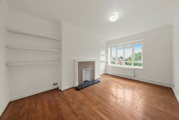 2 Bedroom Flat To Rent In Mapesbury Road, London, NW2