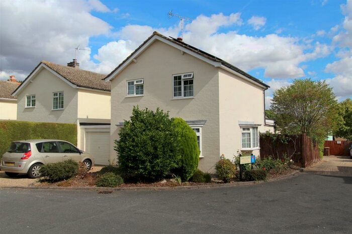 3 Bedroom Link Detached House For Sale In The Elms, Horringer, Bury St. Edmunds, IP29