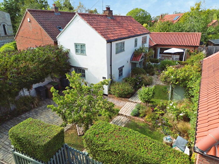 2 Bedroom Cottage For Sale In Pear Tree Cottage, Threekingham, NG34