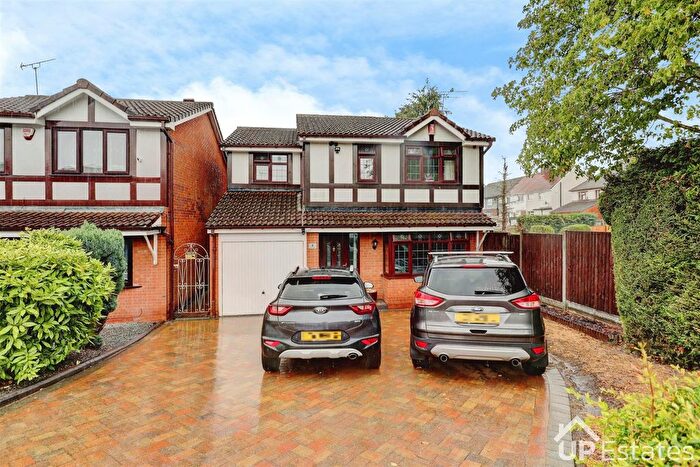 4 Bedroom Detached House For Sale In Huntingdon Way, Stockingford, Nuneaton, CV10
