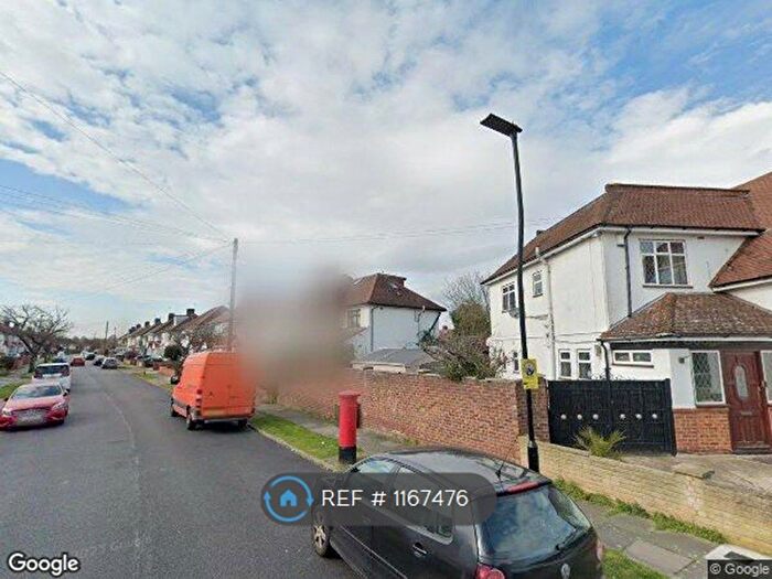 5 Bedroom Semi-Detached House To Rent In Crosslands Avenue, Southall, UB2