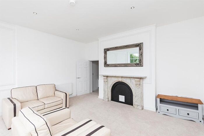 4 Bedroom Apartment To Rent In Rutland Street, Standard Hill, NG1