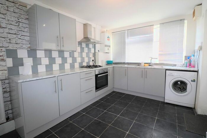 3 Bedroom Terraced House To Rent In High Street, Gravesend, DA11
