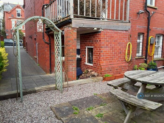 2 Bedroom Flat To Rent In Nantywellan, Llandrindod Wells, LD1