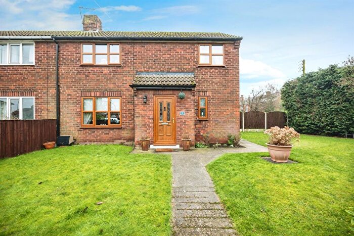 3 Bedroom Semi-Detached House For Sale In Manor Garth, Kellington, Goole, DN14