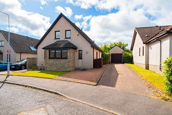 4 Bedroom Detached House For Sale In Pitcairn Drive, Balmullo, KY16