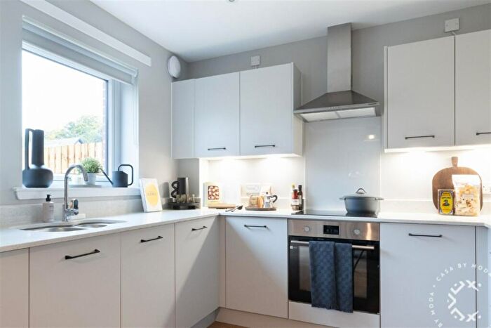 3 Bedroom End Of Terrace House To Rent In Casa At Vista Park, Glasgow, G33