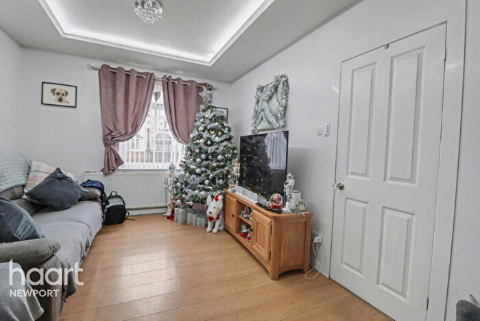 3 Bedroom Semi-Detached House For Sale In Greenmeadow Road, Newport, NP19