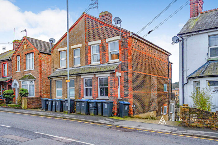 1 Bedroom Flat To Rent In Lawn Lane, Hemel Hempstead, Hertfordshire, HP3