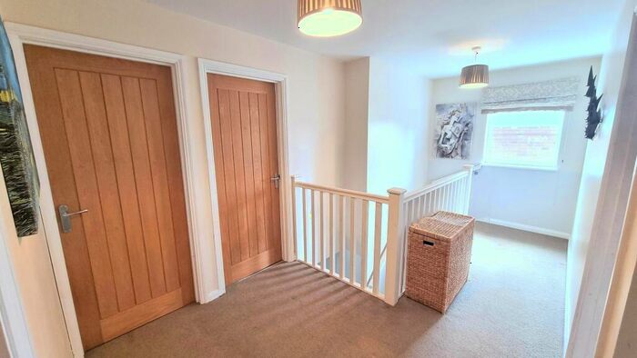 4 Bedroom Detached House For Sale In Gravelye Lane, Lindfield, RH16