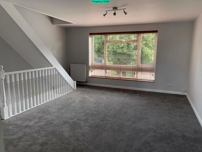 2 Bedroom Flat To Rent In Osborne Court, Osborne Road, Windsor, SL4