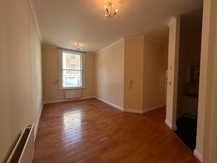 2 Bedroom Flat To Rent In Canute Road, Southampton, SO14
