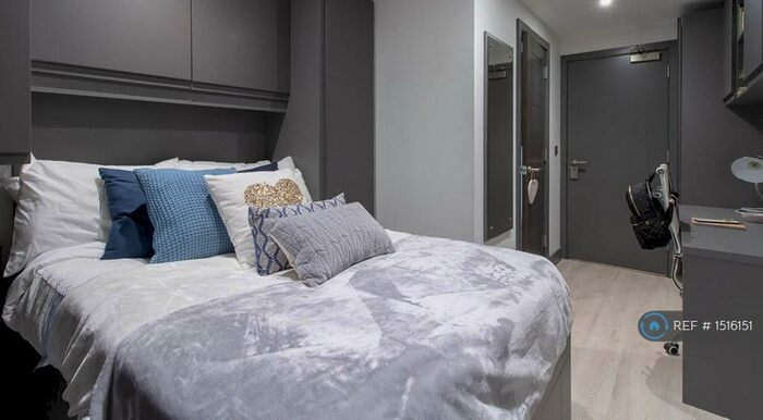 2 Bedroom Flat To Rent In Bedroom Parkside, Coventry, CV1