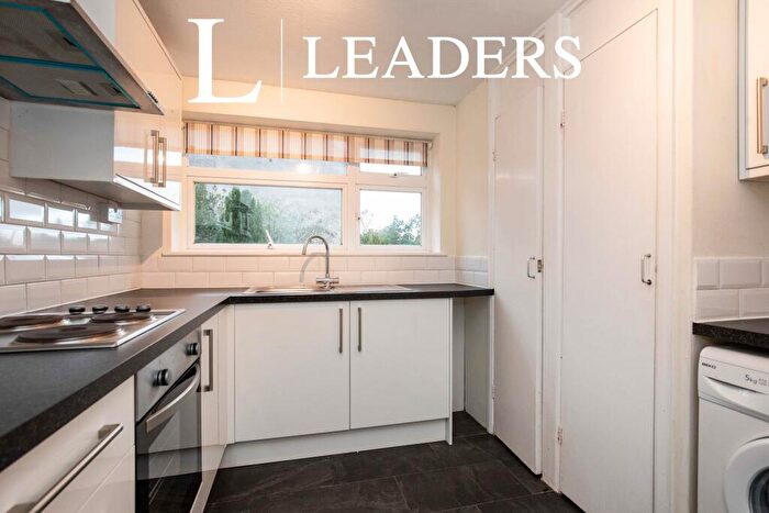 2 Bedroom Flat To Rent In Milverton Crescent West, Leamington Spa, CV32