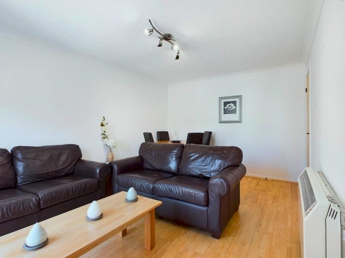 2 Bedroom Flat To Rent In Monmouth House, Maritime Quarter, Swansea, SA1