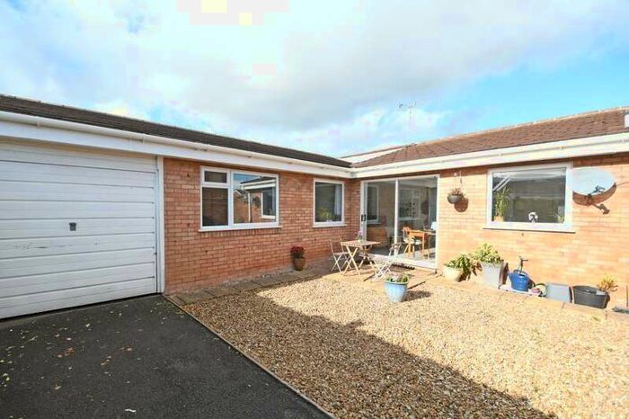 2 Bedroom Bungalow For Sale In Barn Meads Road, Wellington, TA21