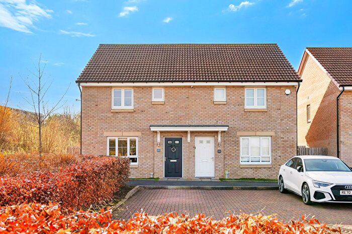 3 Bedroom Semi Detached House For Sale In Benhar Road, Newcraighall, EH21