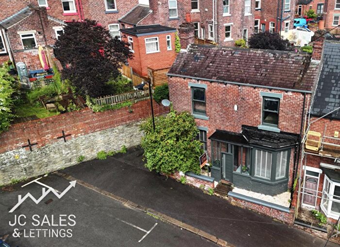 3 Bedroom End Of Terrace House For Sale In Fulmer Road, Sheffield, S11