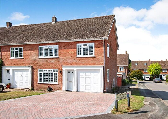 4 Bedroom End Of Terrace House For Sale In St Annes Gardens, Lymington, Hampshire, SO41