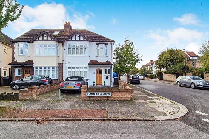 3 Bedroom Semi Detached House For Sale In Summerhill Grove, Enfield, EN1