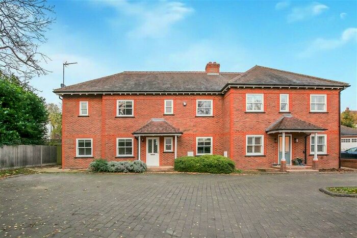 5 Bedroom Semi-Detached House To Rent In Crabtree Lane, Harpenden, AL5