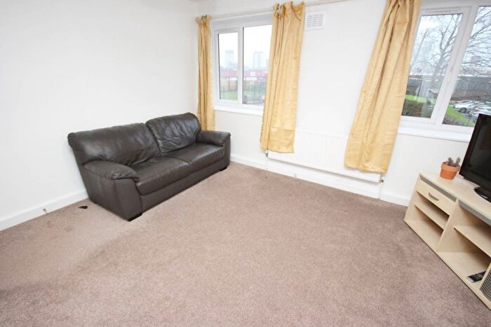 2 Bedroom Flat To Rent In Eccles New Road, Salford, M5