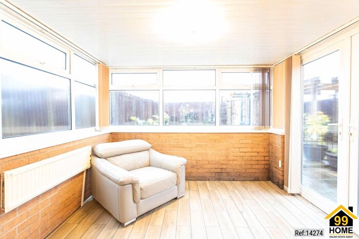 2 Bedroom Bungalow For Sale In Tozer Close, Bournemouth, United Kingdom, BH11