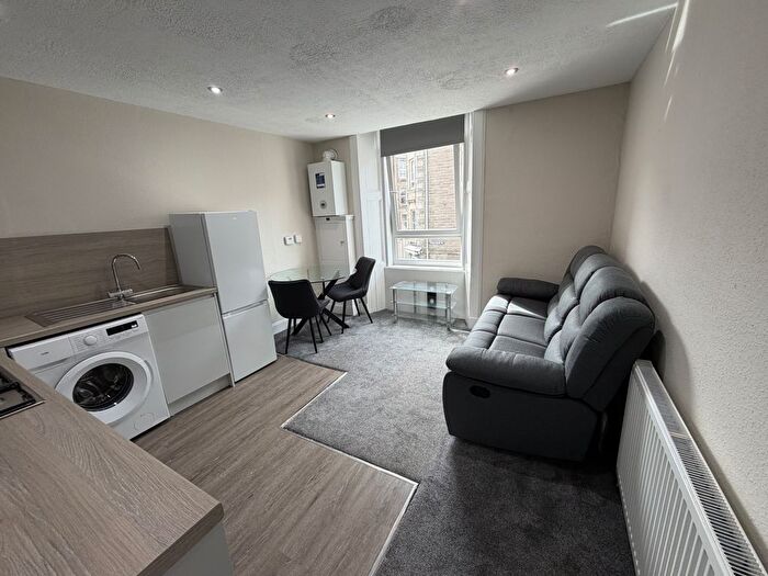 2 Bedroom Flat To Rent In Rosefield Street, Dundee, DD1