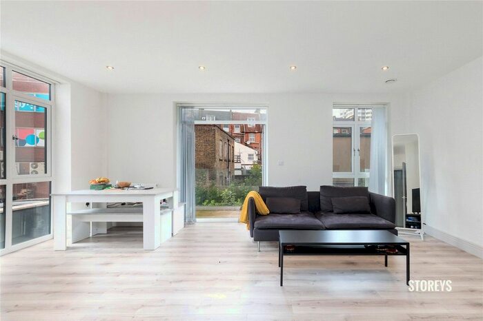 1 Bedroom Flat To Rent In Clockhouse Avenue, Barking, London, IG11