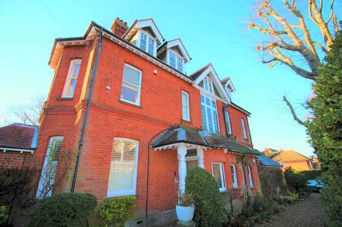 2 Bedroom Flat To Rent In Pit Farm Road, Guildford, GU1