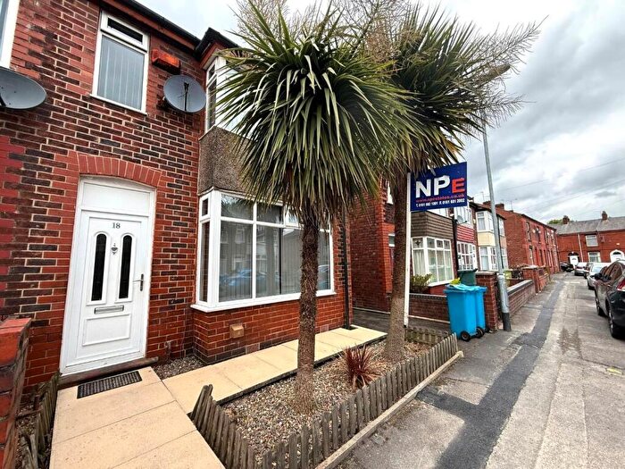 2 Bedroom Town House For Sale In Valentine Street, Failsworth, Manchester, M35