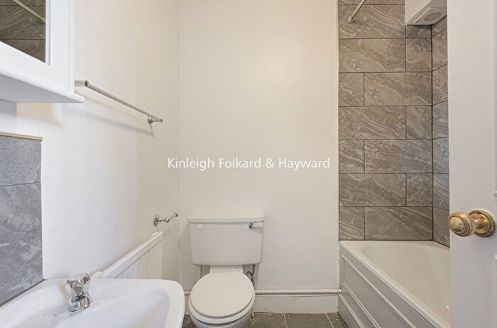1 Bedroom Flat To Rent In Thorparch Road, Vauxhall, London, SW8