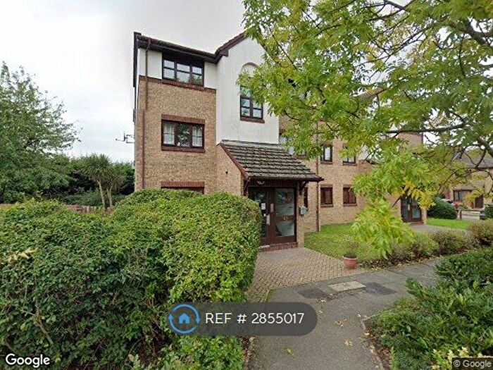 1 Bedroom Flat To Rent In Foxglove Way, Wallington, SM6