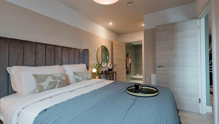 2 Bedroom Flat To Rent In New York Square, Soyo, Quarry Hill, Leeds, West Yorkshire, LS2