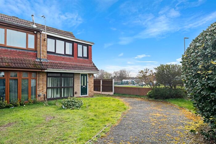 3 Bedroom Semi Detached House For Sale In Alma Close, Fazakerley, Liverpool, L10