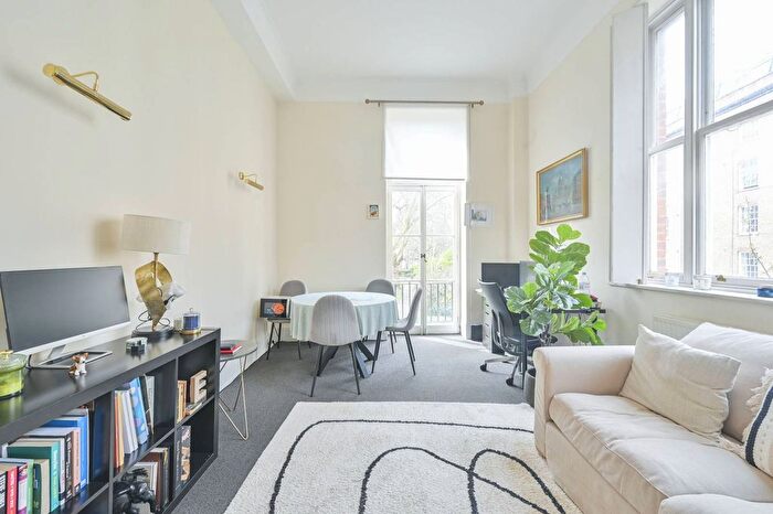 2 Bedroom Flat For Sale In Nevern Square, Earls Court, London, SW5